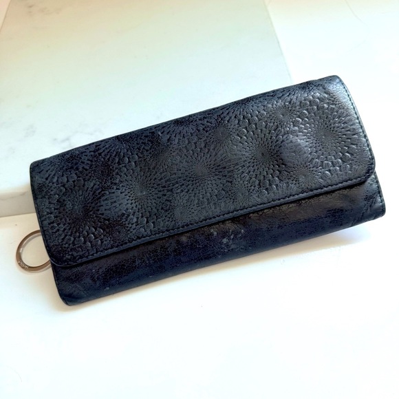 Hobo International Black Textured Wallet - Picture 1 of 7